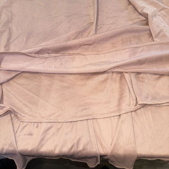 La Femme Sleeveless Plunge Neck A Line Gown in Mauve Pink #S1530. Size 14. 14 - Picture 5 of 10